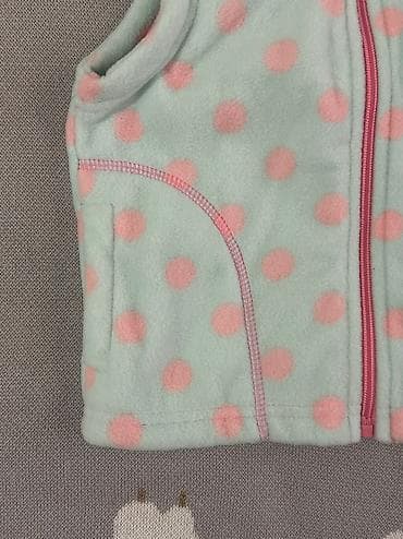 Жаш кыздардын көйнөктөрү: Флисовые безрукавки для девочек. 2 расцветки в размерах 100 см. На — 3