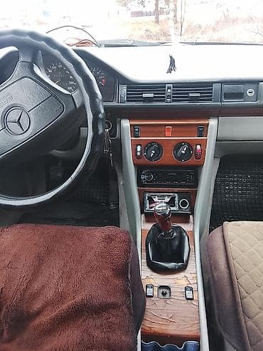 машина мерс с: Mercedes-Benz W124: 1993 г., 2.2 л, Механика, Бензин, Седан — 4
