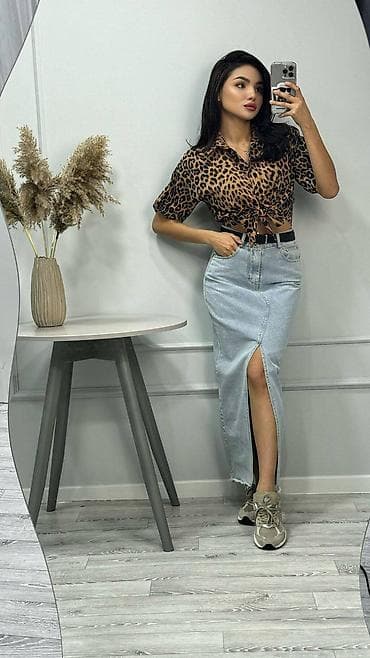 шорты длинные: Леопардовая блузка-кроп с завязкой на талии - Принт: леопард — 2