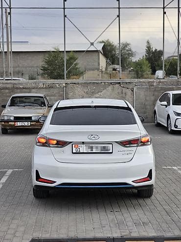 sprinter 516: Hyundai Elantra: 2020 г., 1.6 л, Автомат, Гибрид, Седан — 6