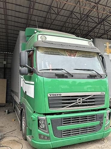 Тягач, Volvo, 2013 г., Тентованный