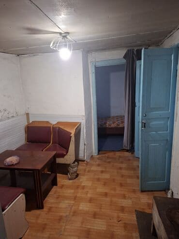 балыкчы жарнама: 4 комнаталуу жер уй берилет. Мебель быт техника жок. общий душ — 5