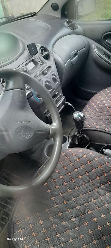 обмен ниже классом: Toyota Vitz: 1998 г., Механика, Бензин, Хэтчбэк — 1
