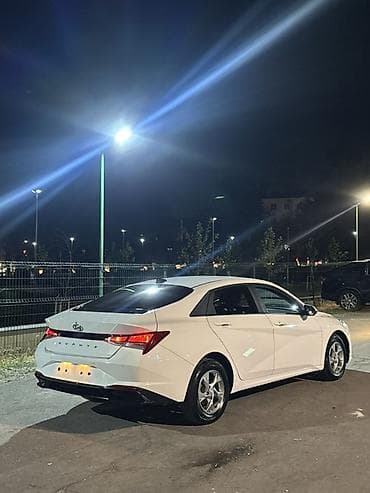 Hyundai Avante: 2021 г., 1.6 л, Бензин, Седан — 4