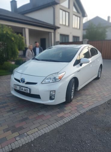 Toyota Prius: 2015 г., 1.8 л, Автомат, Гибрид, Хэтчбэк