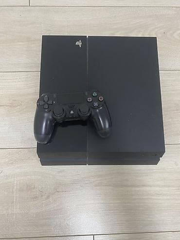 Видеоигры и приставки: Sony PlayStation 4 (первая версия, “fat”) с беспроводным геймпадом — 3