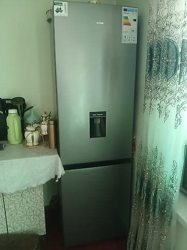 холодильник купе: Холодильник Hisense, Двухкамерный — 3