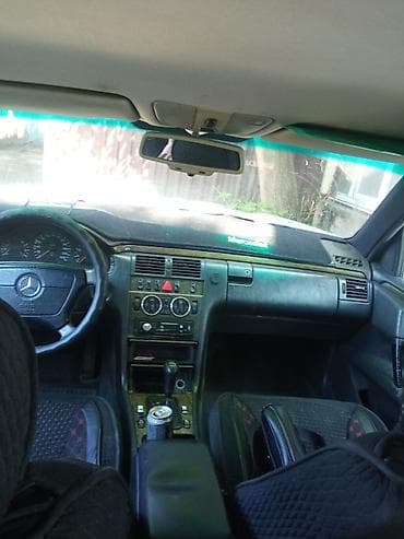 c class: Mercedes-Benz E-Class: 1996 г., 2.3 л, Автомат, Газ, Седан — 4