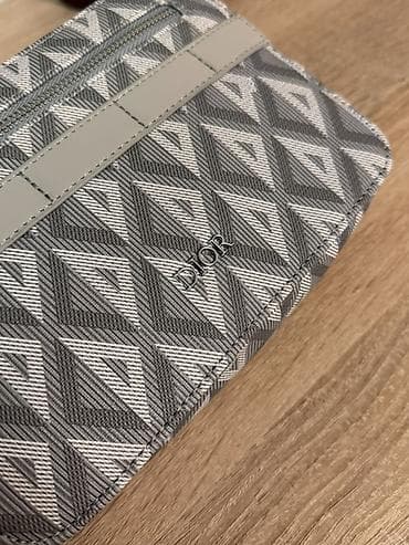 Сумка-клатч Dior в серо-белой гамме - Корпус из плотного текстиля с