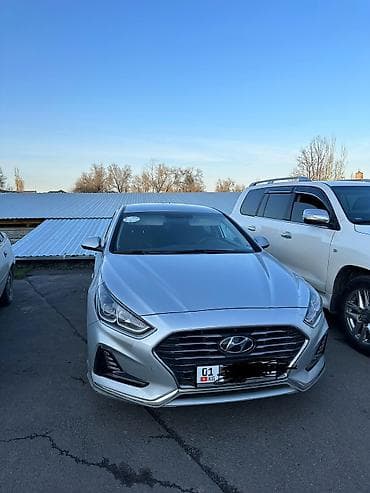 Сдаю аренду Hyundai Sonata, серебристый седан, ремонт 50/50. Срок