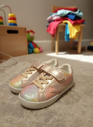 Детская обувь на весну 27
-й размер