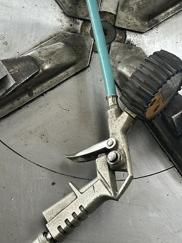 corolla runx: Шиномонтаж — Оборудование: +Компрессор — 8