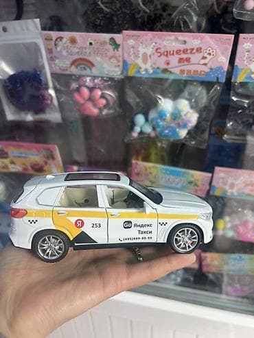 third edition solution: Игрушечная машинка «Яндекс Такси» (металлическая инерционная модель) — 1