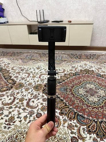 insta 360: Одноосевой стабилизатор (гимбал) для смартфона со штативом и — 3