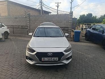 накладки соната: Салон Hyundai с автоматической коробкой передач. На фото представлен — 8