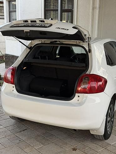 тойота кулигер: Toyota Auris: 2008 г., 1.4 л, Механика, Бензин, Хэтчбэк — 8