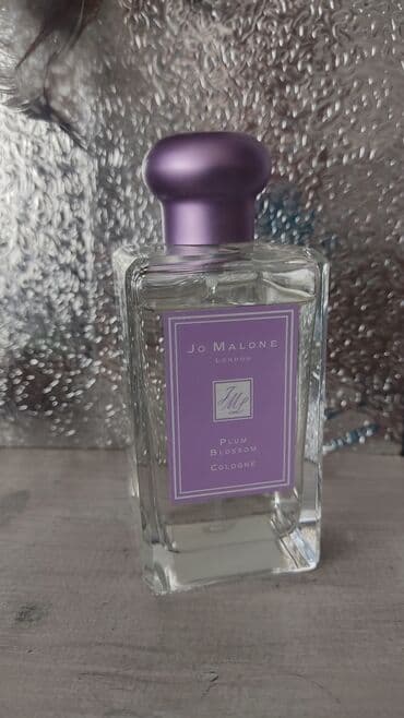 барсетка оригинал: 1)Рюкзак.
2) Доллоровое дерево 80с
3)Парфюм Jo Malone -500c — 4