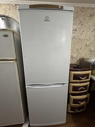 Холодильник Indesit, Б/у, Двухкамерный