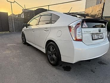 toyota prius 2013: Toyota Prius: 2013 г., 1.8 л, Вариатор, Гибрид, Хэтчбэк — 5