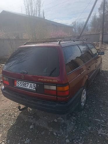 Volkswagen Passat: 1989 г., Универсал