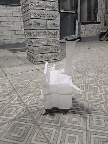 Автокосметика: Бачок Toyota Новый, Аналог — 3