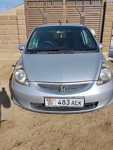 Honda Fit: 2002 г., 1.3 л, Автомат, Бензин, Хэтчбэк