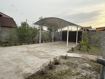 Продаётся одноэтажный дом с закрытым двором. Основные характеристики — 5