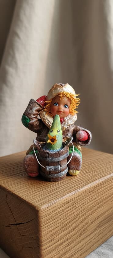 изделия ручной работы: Емеля. Елочная игрушка миниатюрная статуэтка.Высота приблизительно 11 — 1