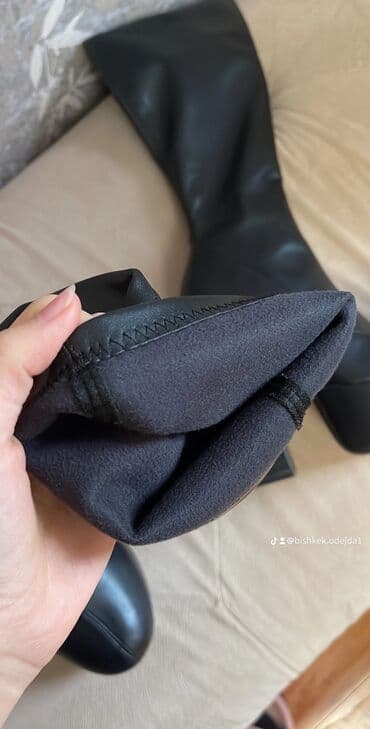 Босоножки, сандалии, шлепанцы: Сапоги
Деми 
37-38
3500 — 4