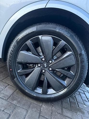 машина ош тико: Lixiang L7: 2025 г., 1.5 л, Электромобиль, Кроссовер — 9