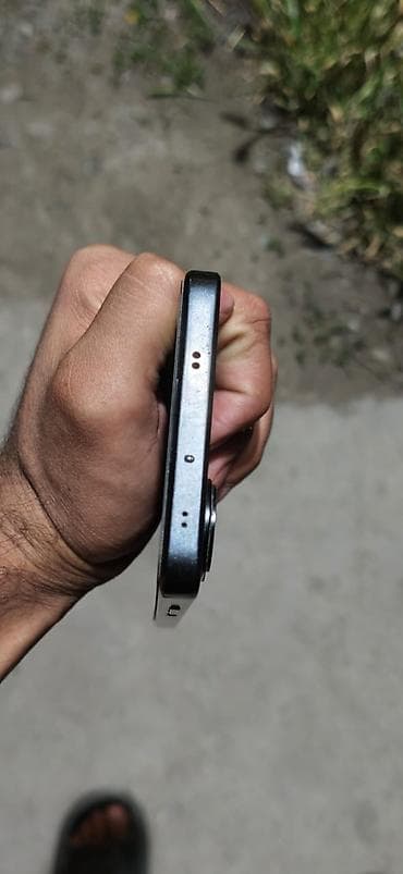 apple 4: Poco X7 Pro — 7