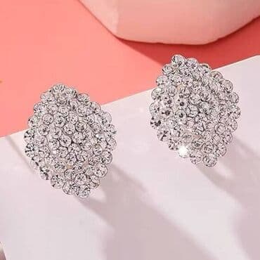 элегантное свадебное кружевное платье: Эти изысканные серьги У — воплощение роскоши и женственности. Слева — 5