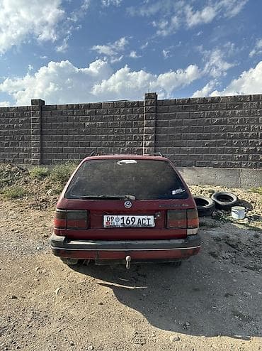 водный катер: Volkswagen Passat Variant: 1988 г., 1.8 л, Бензин, Универсал — 4