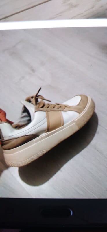 Айымдардын бут кийими: Кожаные кроссы 43. размеры разные — 9