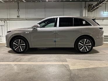 byd e9: Lixiang L6: 2025 г., Гибрид, Кроссовер — 1