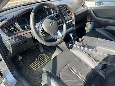 салон машины: Hyundai Sonata: 2018 г., 2 л, Автомат, Газ, Седан — 4