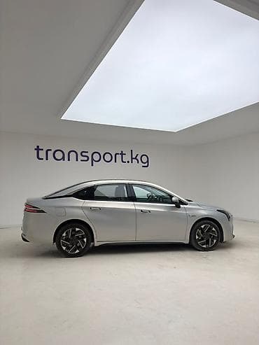 GAC: Электромобиль GAC Aion S Plus, серебристый седан Основные — 4