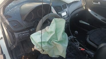 Hyundai: Hyundai i30: 2012 г., 1.6 л, Механика, Бензин, Хэтчбэк — 3