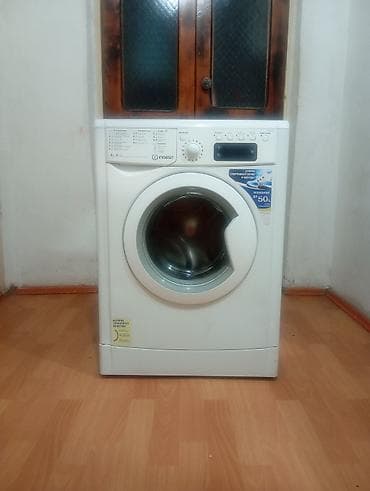 Indesit. 5 кг загрузки! Отжим 1.000 оборотов! Работает тихо, стирает