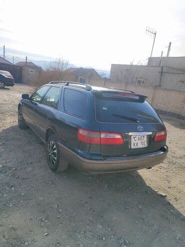 багажник спада: Toyota Camry: 1997 г., 2.5 л, Автомат, Бензин, Универсал — 5