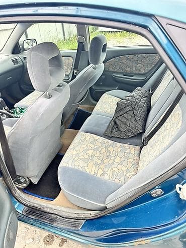 gac aion 60i: Toyota Avensis: 1998 г., 1.8 л, Механика, Бензин, Лифтбек — 4