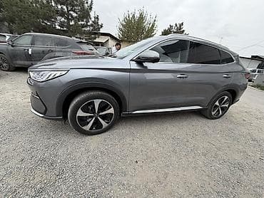 bud машина: BYD Song Plus: 2022 г., Электромобиль, Кроссовер — 2