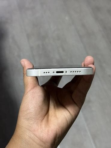 apple cinema display: IPhone 12, белый - Экран 6.1" Super Retina XDR (OLED), True Tone — 6