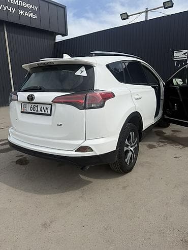 Toyota RAV4: 2018 г., 2.5 л, Автомат, Бензин, Кроссовер at lalafo.kg Toyota RAV4: 2018 г., 2.5 л, Автомат, Бензин, Кроссовер