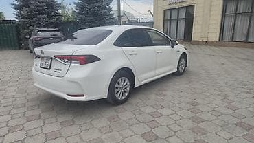 Toyota Corolla: 2021 г., 1.8 л, Вариатор, Гибрид, Седан — 4