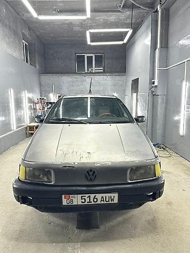 Volkswagen Passat: 1989 г., 1.8 л, Механика, Бензин, Седан