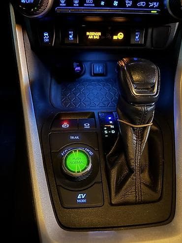 салон на 210: Toyota RAV4: 2019 г., 2.5 л, Автомат, Гибрид, Кроссовер — 8