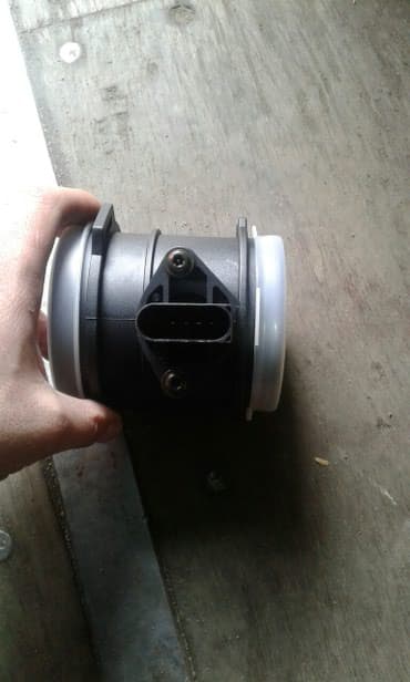 c 220: Mercedes-Benz — 3