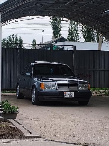 степ эреф 1: Mercedes-Benz W124: 1992 г., 2 л, Кол менен иштөөчү, Бензин, Седан — 2