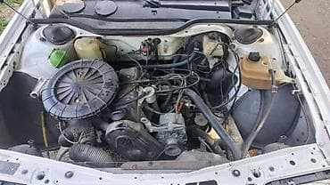 кассеты аудио: Audi 100: 1984 г., 1.8 л, Седан — 6